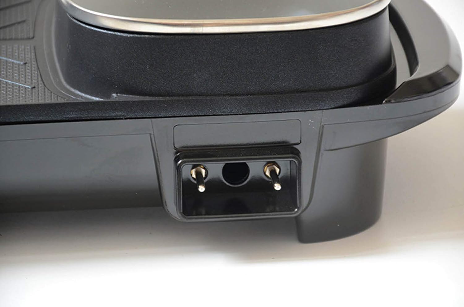 Electric BBQ Grill & Hot Pot 2-in-1 – Smokeless Non-Stick Indoor Roasting Pan, Multi-Functional Shabu Hot Pot, Family Party Use (UK Plug) شواية كهربائية مع قدر ساخن 2 في 1 – بدون دخان، غير لاصقة، للشواء الداخلي والشابو، مثالية للحفلات العائلية (UK Plug)
